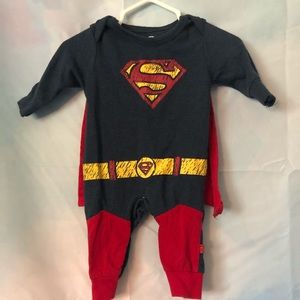 5/$25🤗NWOT Superman Onesie